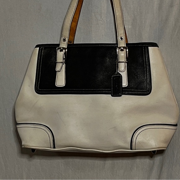 Coach - Picture 9 of 14